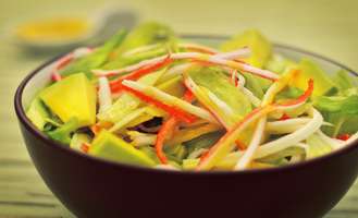 foto da receita Salada de alface,   kani e abacate