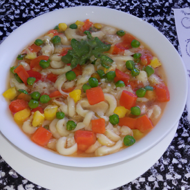 Sopa de legumes com macarrão