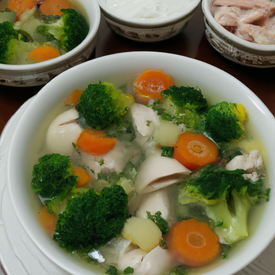 sopa de legumes com frango e couve
