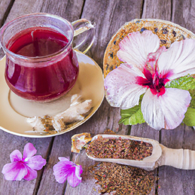 Chá de hibisco com gengibre e canela