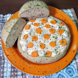 Pão sírio com patê de ricota e cenoura