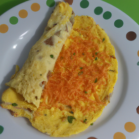 Omelete com cenoura e queijo frescal