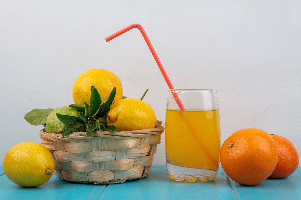 foto da receita Suco detox com limão e laranja 