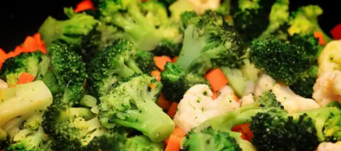 foto da receita Salada de brócolis,   couve-flor e cenoura