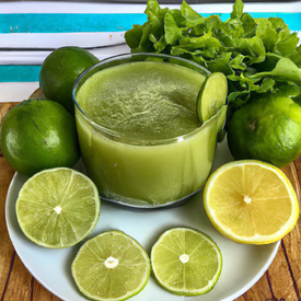 suco detox de chá verde com limão